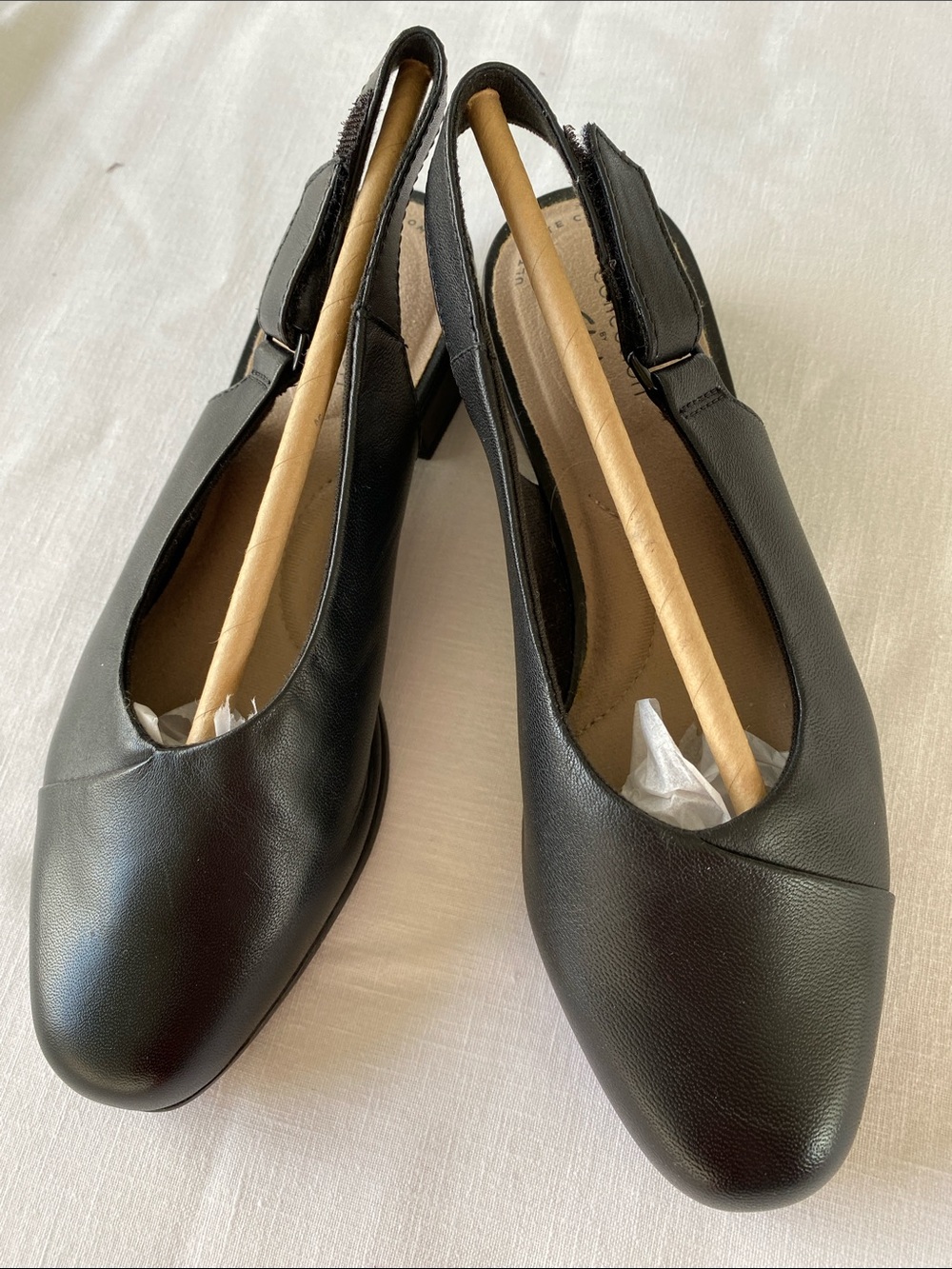 Clarks Juliet Pull Leather Shoe Size 6M NIB